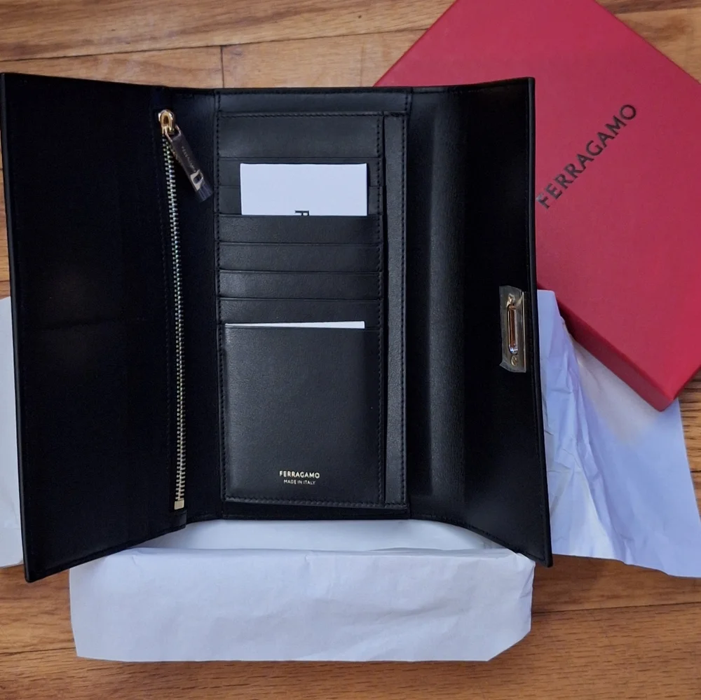 Ferragamo leather wallet - Picture 7 of 9